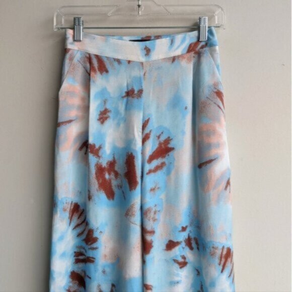 PrettyLittleThing blue tie dye wide leg pants - Picture 3 of 6
